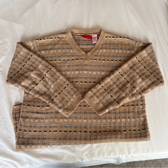 Sweater - Picture 3 of 3